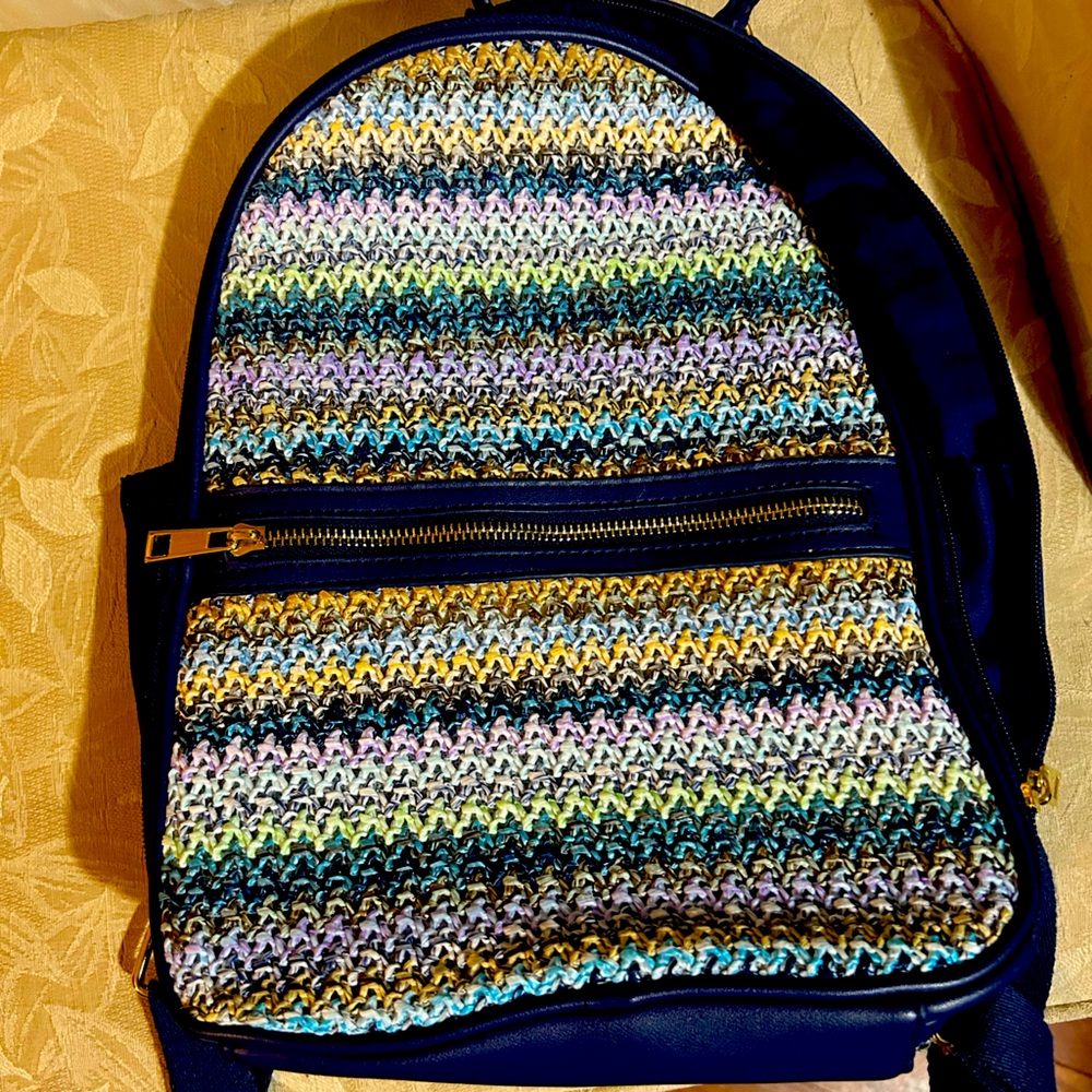 Like new Tommy Bahama backpack